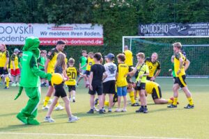 Benefizspiel Kinderlachen Stars&friends, RehaKind, BVB Legenden