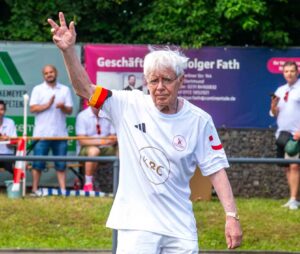 Benefizspiel Kinderlachen Stars&friends, RehaKind, BVB Legenden