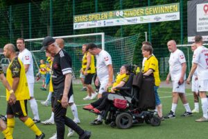 Benefizspiel Kinderlachen Stars&friends, RehaKind, BVB Legenden