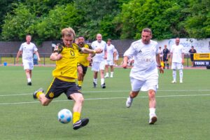 Benefizspiel Kinderlachen Stars&friends, RehaKind, BVB Legenden