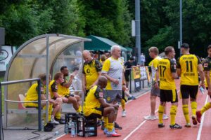 Benefizspiel Kinderlachen Stars&friends, RehaKind, BVB Legenden